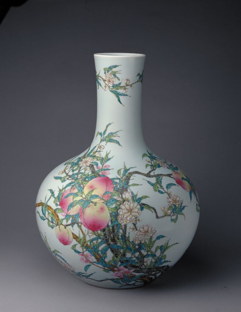 图片[1]-Pink colored nine peach vase-China Archive